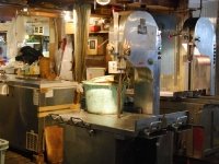 tsukiji-fish-market-saw.jpg tsukiji-fish-market-saw.jpg