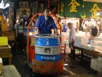 tsukiji-fish-market-tokyo-japan-forklift.jpg tsukiji-fish-market-tokyo-japan-forklift.jpg